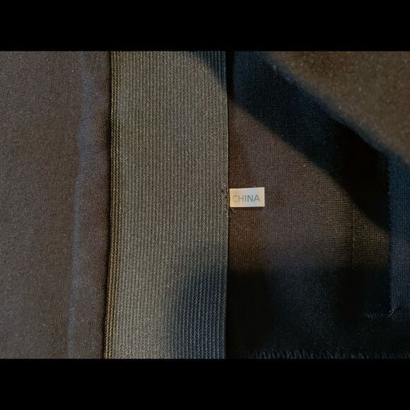 Ecru black sia pull on pant with slit hem. Size small - Picture 4 of 13